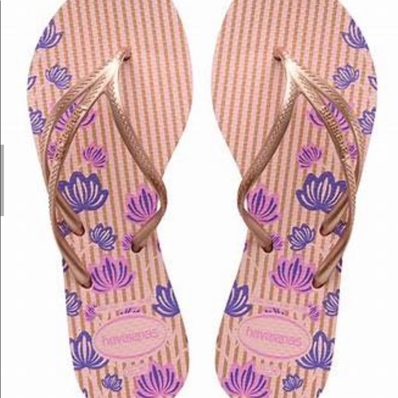 NWT HAVAIANAS TRIA ROSA 9/10 39-STYLE RUNS SMALL SAYS 9/10 but fits like a 8-8.5 - Picture 2 of 6